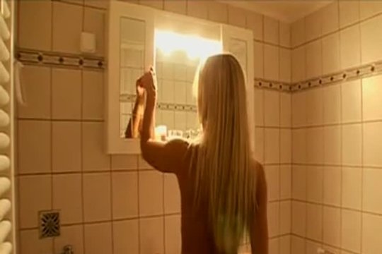 Две девушки в кровати