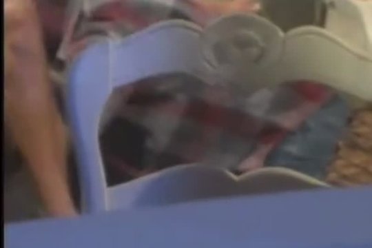 Пригласил к себе двух подружек