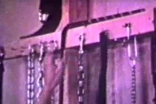 Девушка терпела издевательство ее друзей