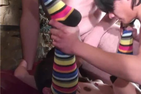 Лена в полосатых носках и два хуя