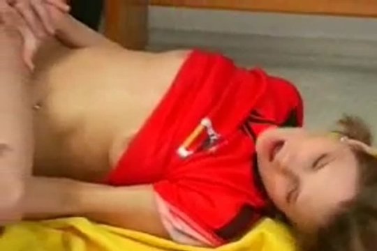 Отымели прямо в раздевалке!