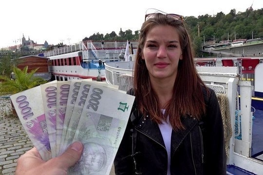 Скромняшка Нана Гарнет за деньги пикапера превратилась в шлюху